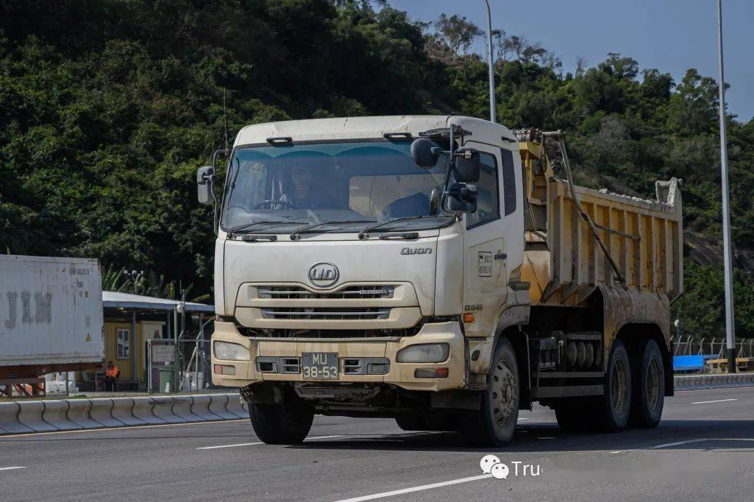 20年车龄老车满街跑 澳门街头街拍重型卡车_搜狐汽车_搜狐网