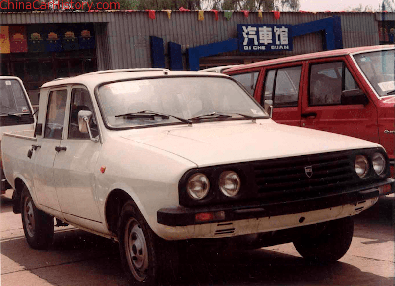 皮卡车型,或许大家会对其造型感到陌生,这台车与达契亚1300有着相同的