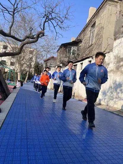 人勤春早走班忙 兴趣盎然再启航——青岛七中七年级走班课程新学期