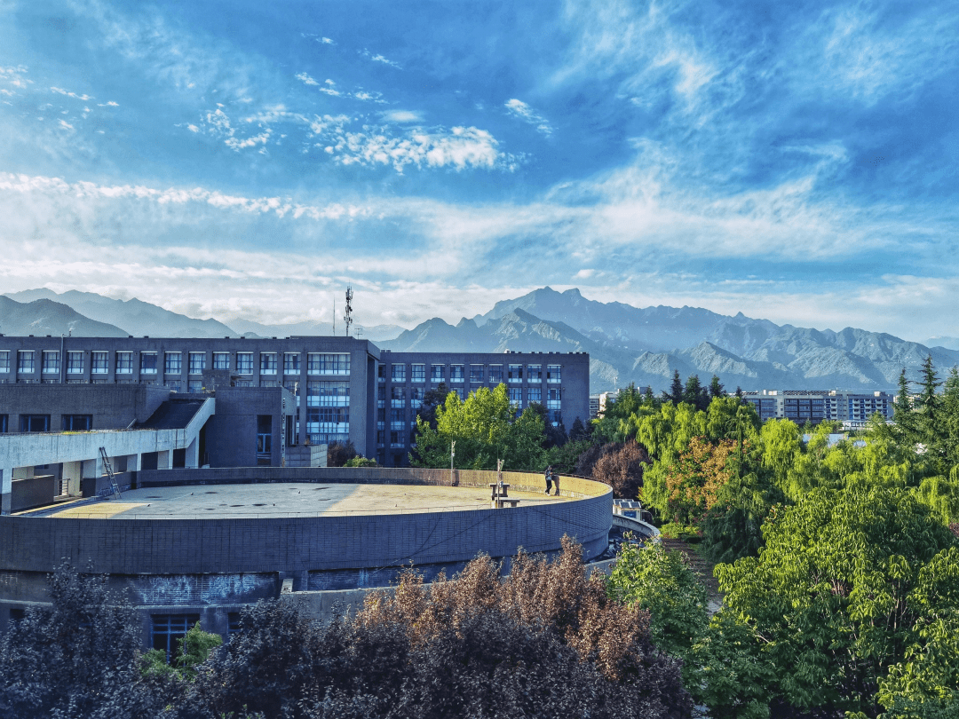 西工大"学生大使"中学母校行 | 湖北省华中师范大学第一附属中学_活动