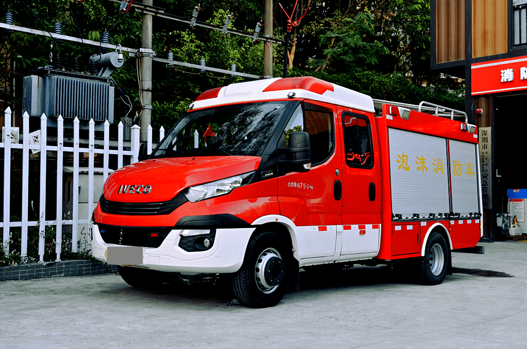 深圳马拉松燃情落幕 进口依维柯底盘消防车为大型赛事提供专业保障_搜