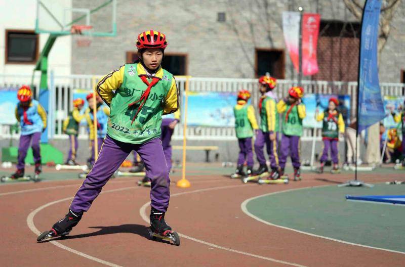 纪念北京冬残奥会胜利举办一周年 石景山区电厂路小学举办模仿冬残奥会