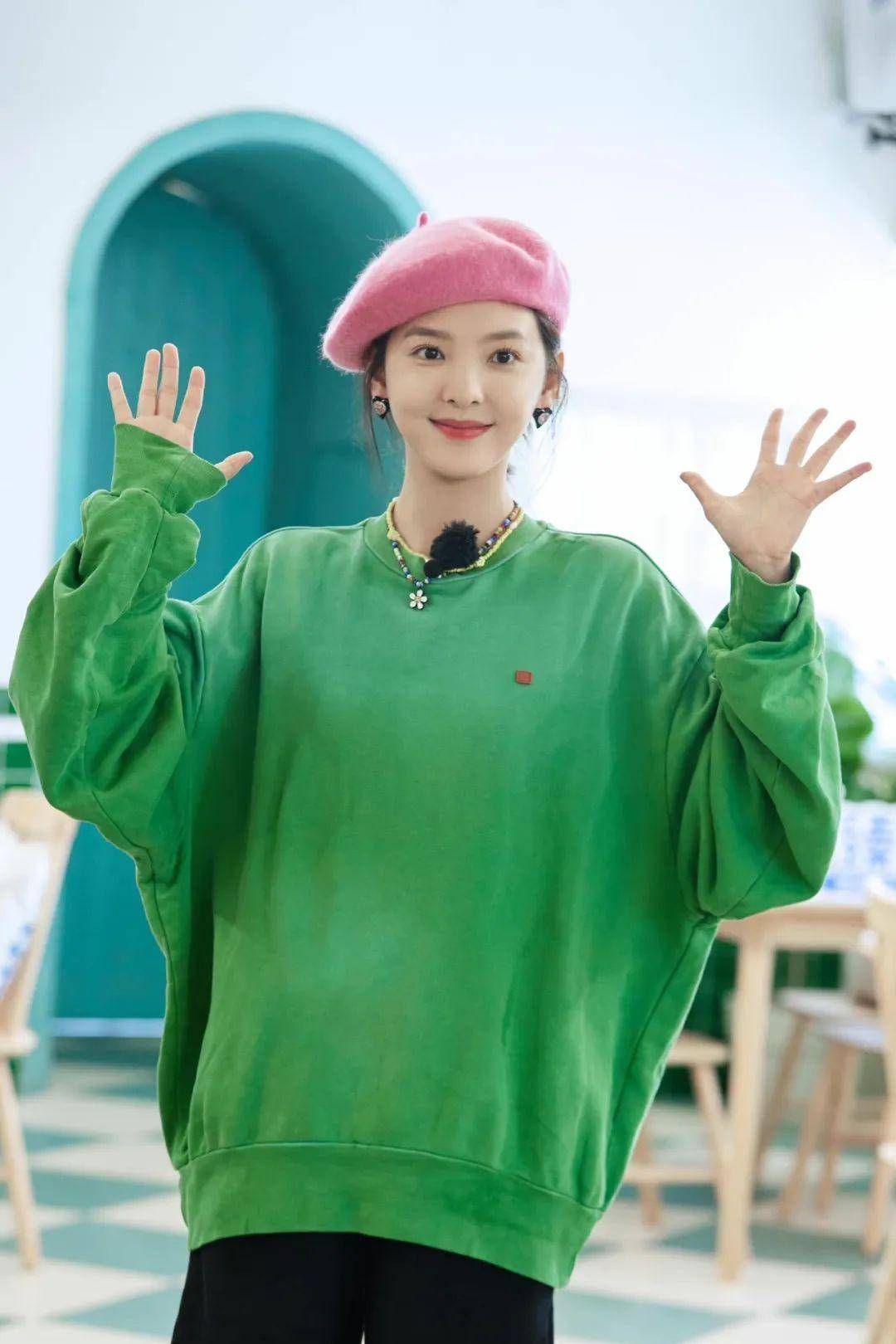 绿色_颜色_白色