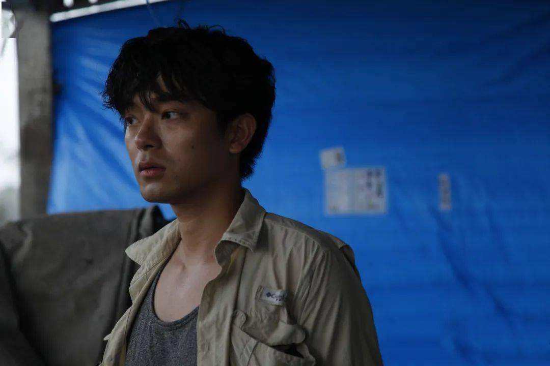 毒贩在我身旁,突然拿出了枪_刘骁骞_毒品_巴西