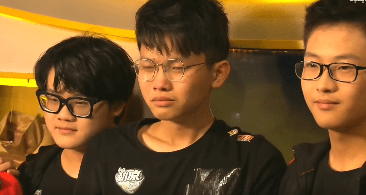 rw侠首次进入s组,梓轩花木兰11-0,小夜:记住我是s组打野_鲁班_世冠