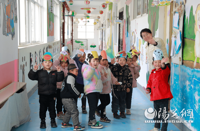 宝鸡：助力村落复兴意愿办事在动作走进陇县李家河小学