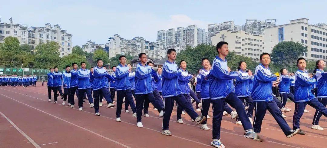 铁血军魂报国心 不负青春展雄姿——隆昌一中高2025届学生军训纪要