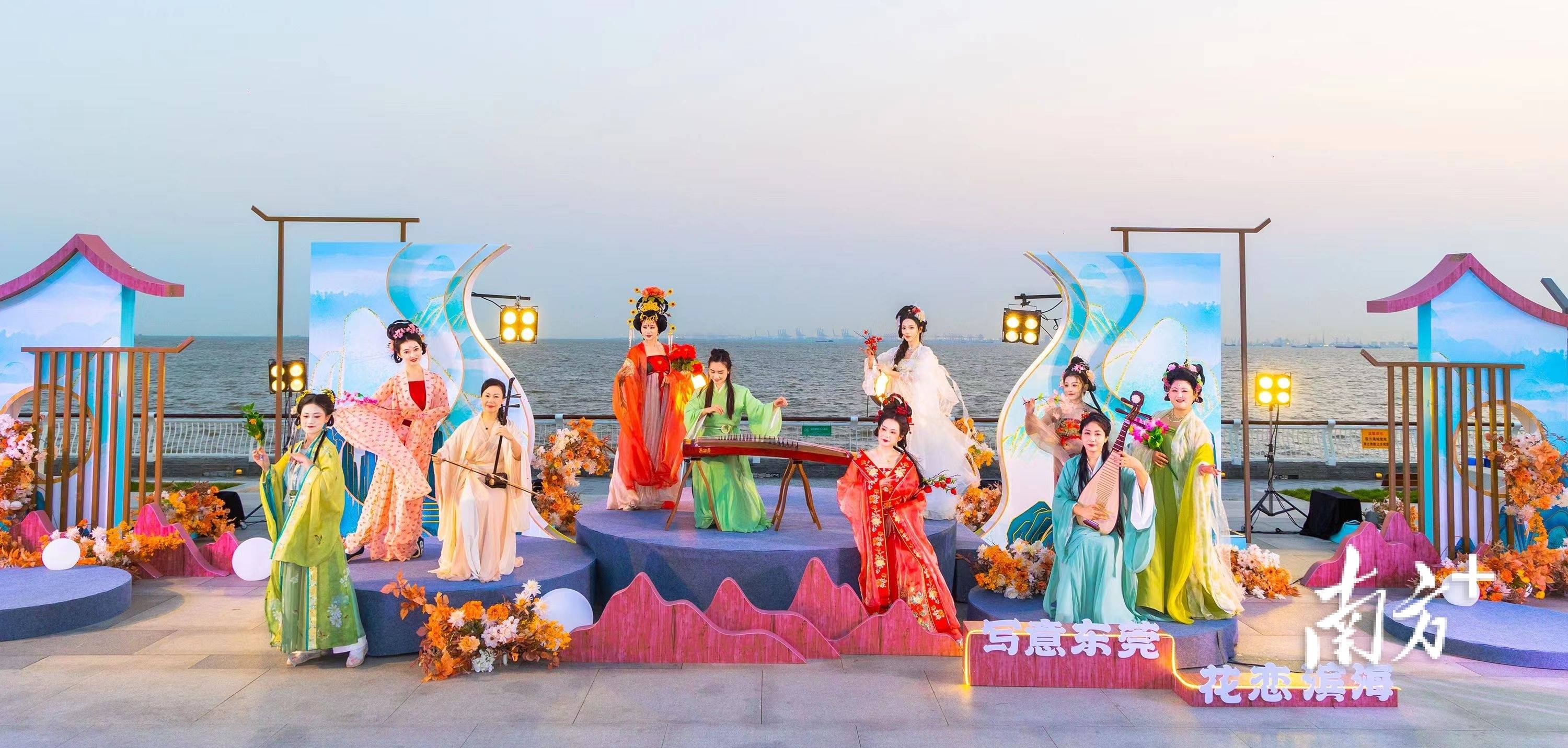 多图|"国风"味十足!滨海湾海边奏响国乐盛宴_音乐会_观众_演出