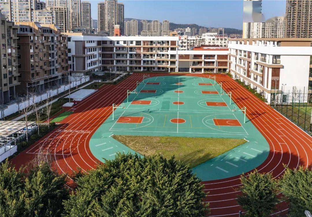近年来,阳光小学致力于课堂改革,结合学校自身办学理念建设"四声"课堂