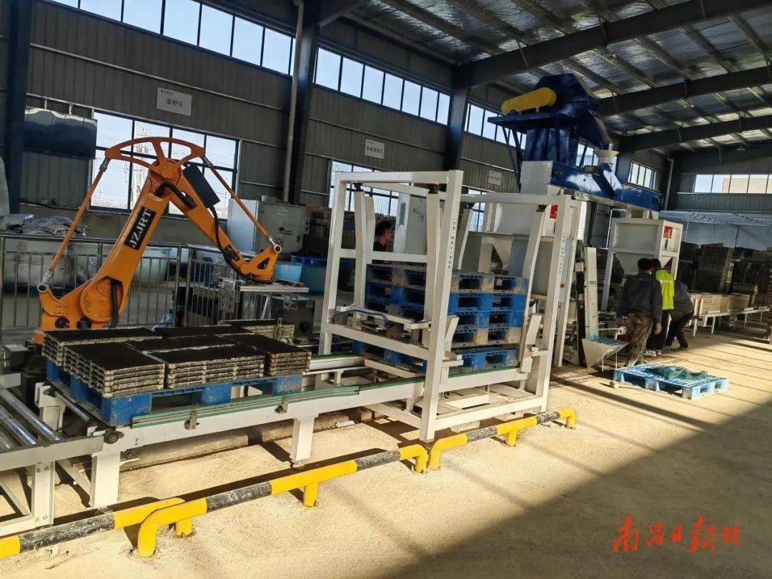 南昌县"工厂化"集中育秧助力春耕_机械化_秧盘_种子