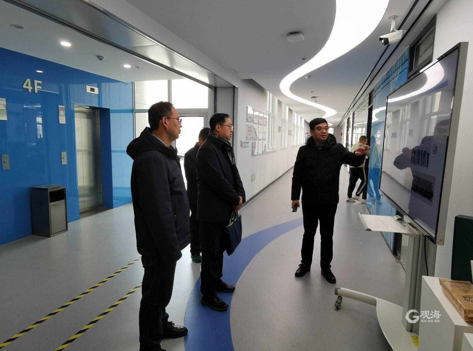 日喀则市桑珠孜区委常务副书记,常务副区长王东岳带队,先后拜访了青岛