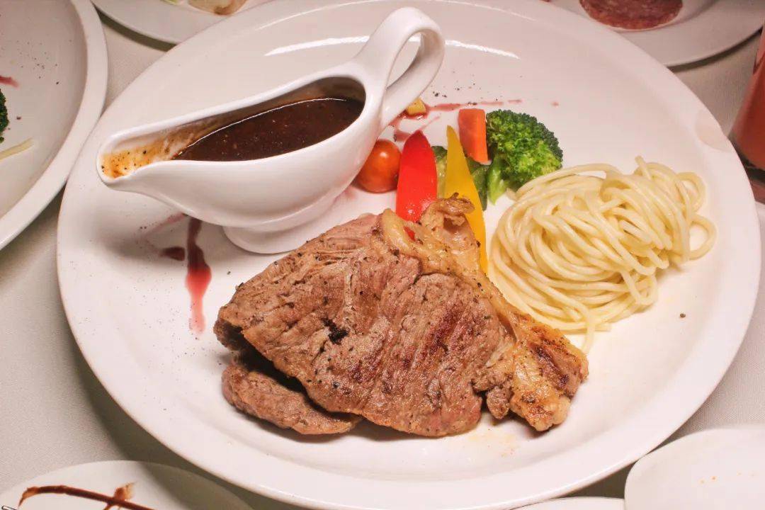 【曼哈顿西餐厅·南山海岸城·无需预约】138元享特惠双人牛扒套餐