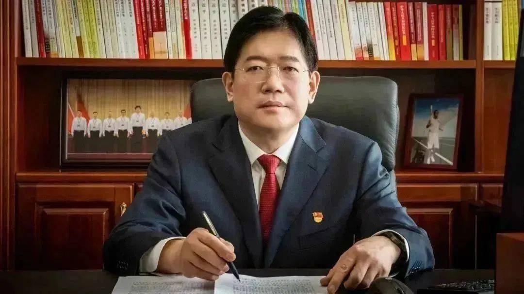 新疆油田分公司执行董事,党委书记,新疆地区企业协调组组长 杨立强