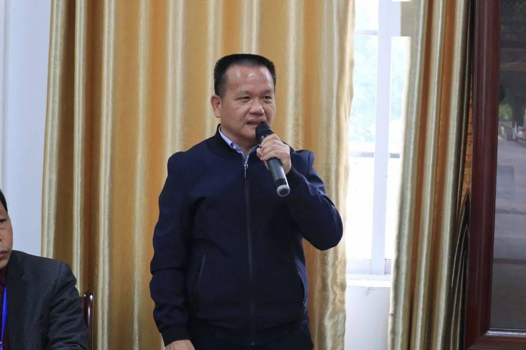 同课异构求实效 共话备考促成长——南宁外国语学校到马山县周鹿中学