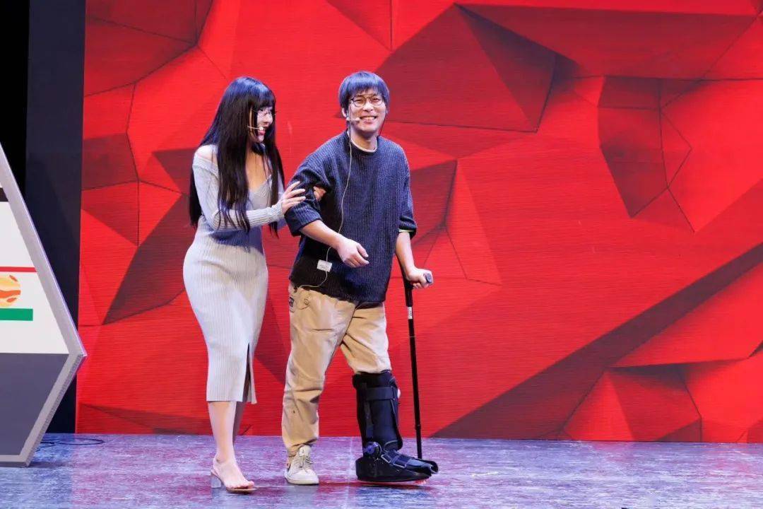 直播区高能主播,粉丝30万120分钟的喜剧精髓尽现宝藏团队"金广发宇宙"