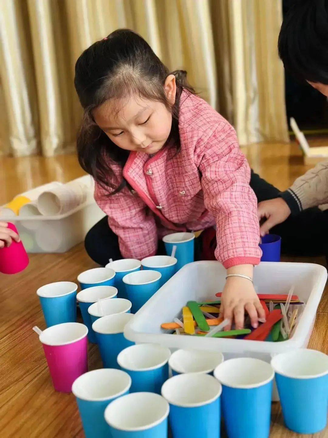 春来日渐长,儿童寻春忙——临朐中学张家庄幼儿园探春活动纪实_大自然