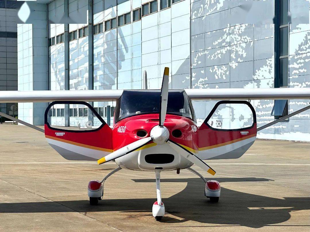 领雁"ag50飞机是由航空工业通飞所属航空工业特飞所自主研制的一款