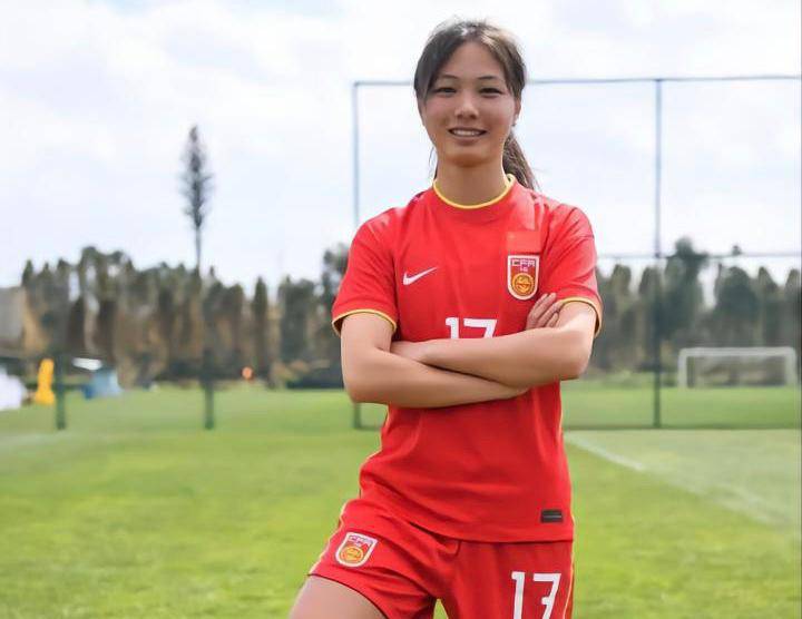 U20中国女足6-0胜中国香港，小将欧阳玉环上演帽子戏法