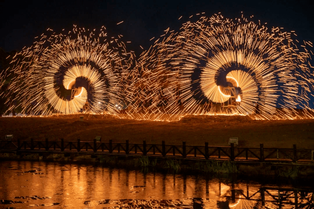 末于定啦！2023毕节迎来大型灯海焰火民俗节！3月17日起全民狂嗨，领福利啦！