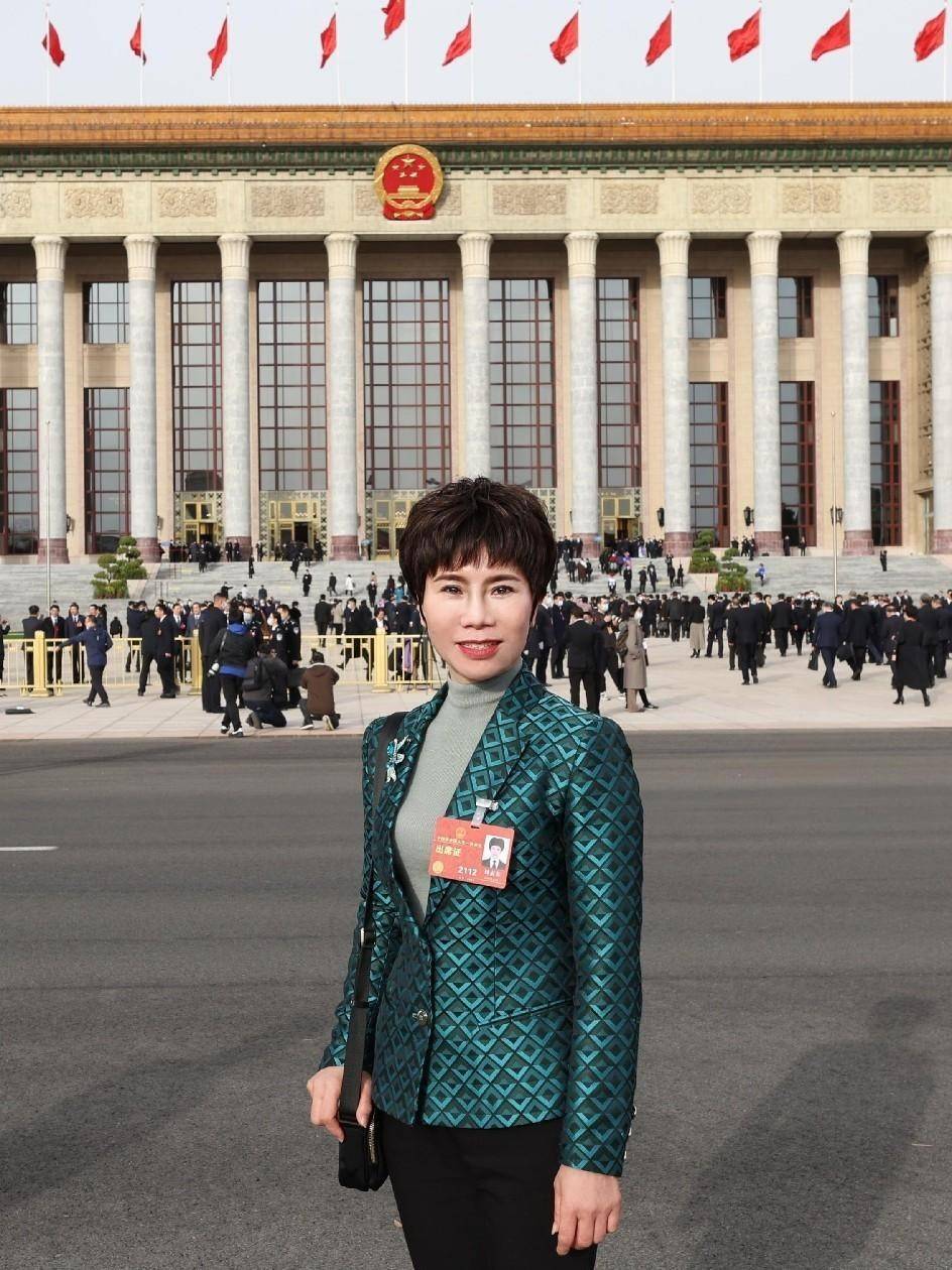 全国人大代表,四川省广元市副市长刘素英.