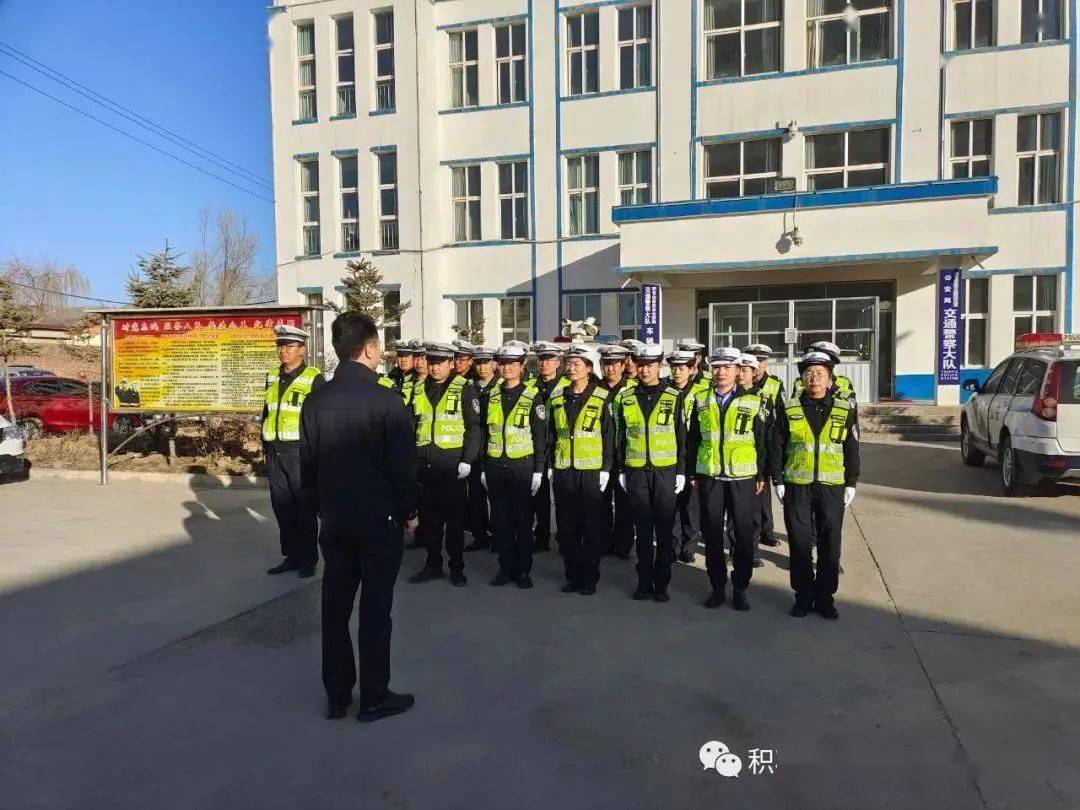 积石山县公安交警开展春季大练兵活动