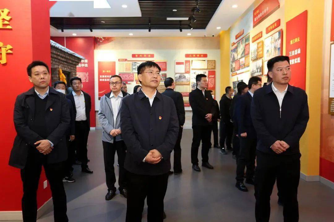 【工作动态】市政府办公室组织开展红色教育主题实践活动_张士平_党和