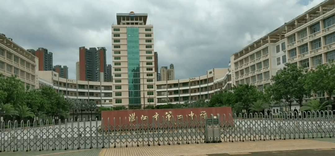 2014年,9岁的陈舒音参加了中考,以全市第13名的成绩,考入了湛江二中