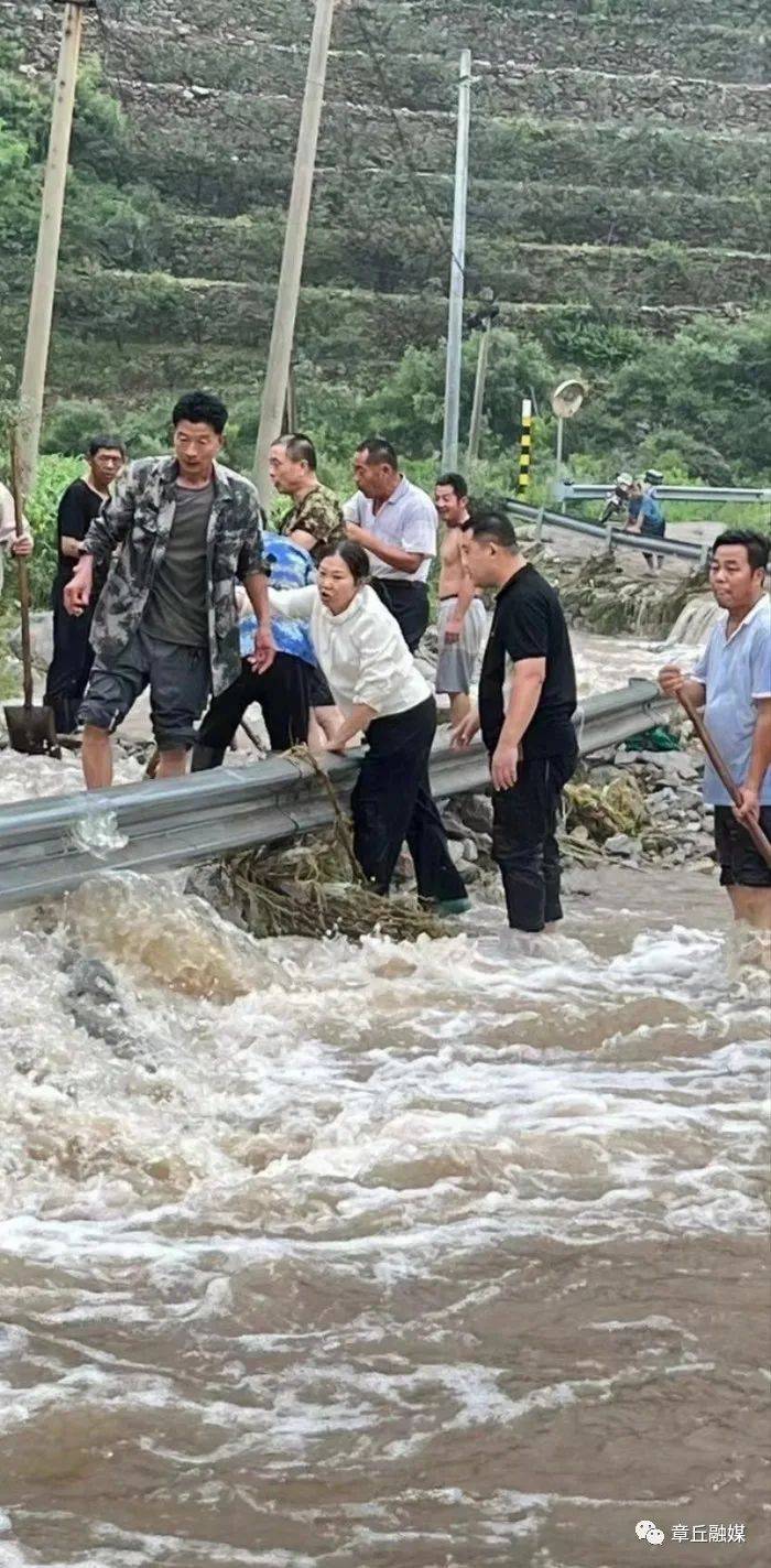 离乡30年，她回村修路、建养老院、代言山货~