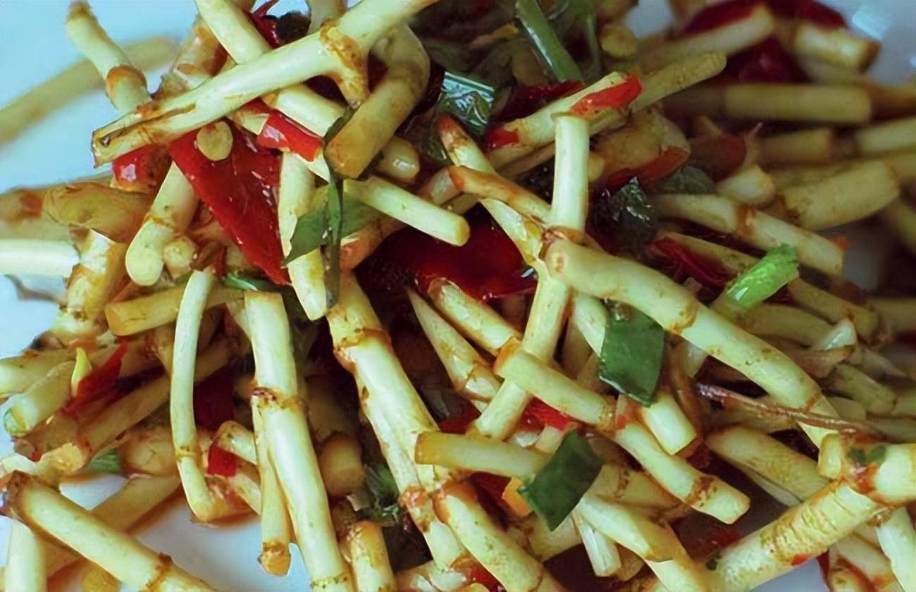 3,过敏:有一部分的人群在吃完鱼腥草之后就有可能会发生过敏症状,一旦