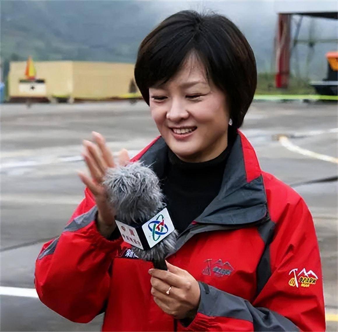 李小萌曾在中央电视台主持过《半边天》《东方时空》《新闻会客厅》