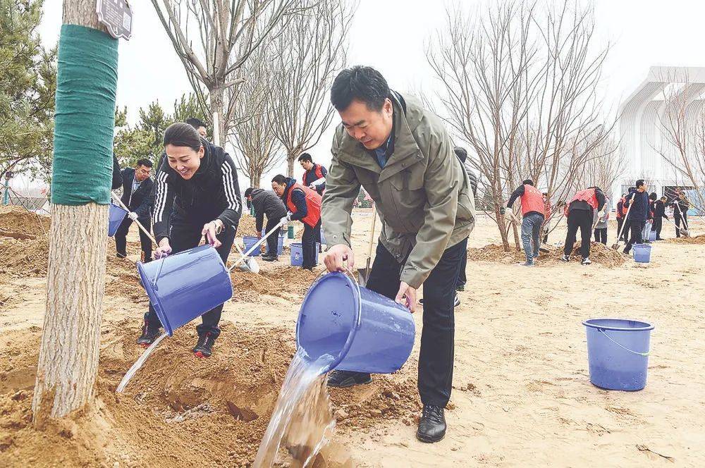 书记(市长)谈生态环保 李国勇:牢固树立绿水青山就是金山银山理念