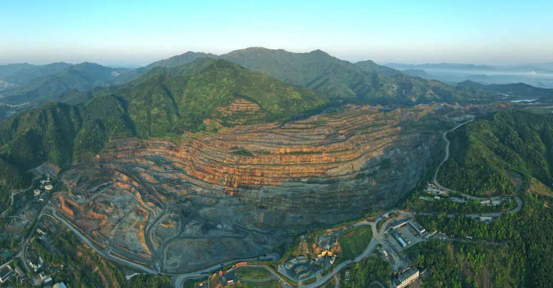 云浮矿产资源丰富,是中国重要的多金属矿化集中区之一,其中硫铁矿储量