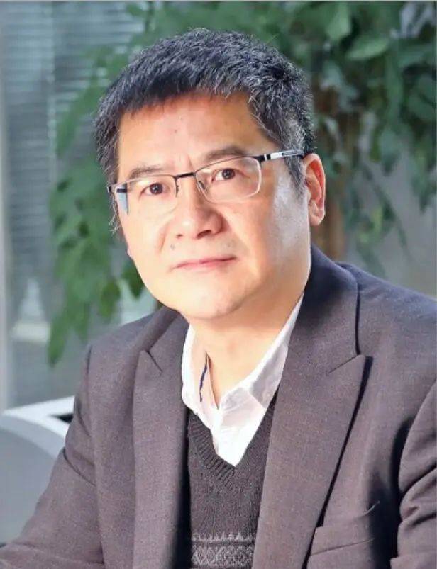 华东六少社长总编谈：若何构建新型阅读产物？