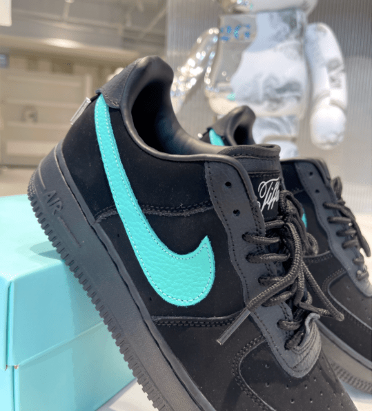 【tifany x nk空军蒂芙尼联名蓝绿鞋】整双鞋子都注入了tifany标志性