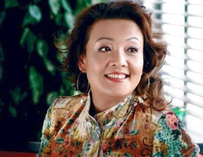 被曝欠债9.8亿,家族信托被击穿!她最新回应_张兰_银行账户_资产
