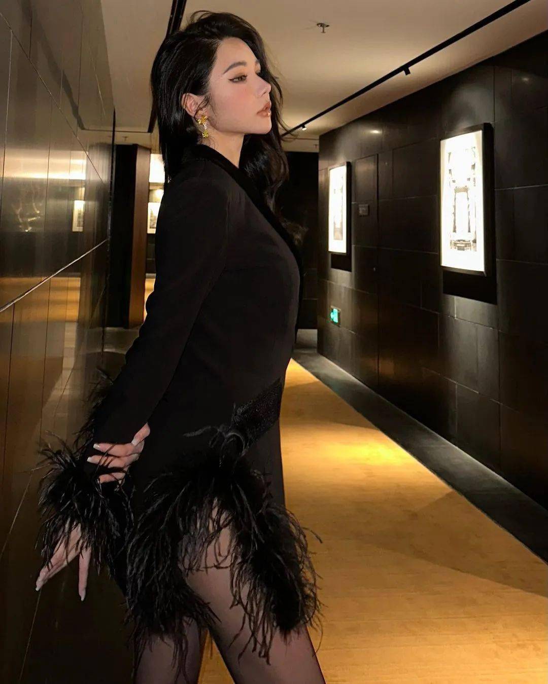 国产嫩模媛媛酱,黑丝后妈裙香欲撩人_侵权_版权_交流