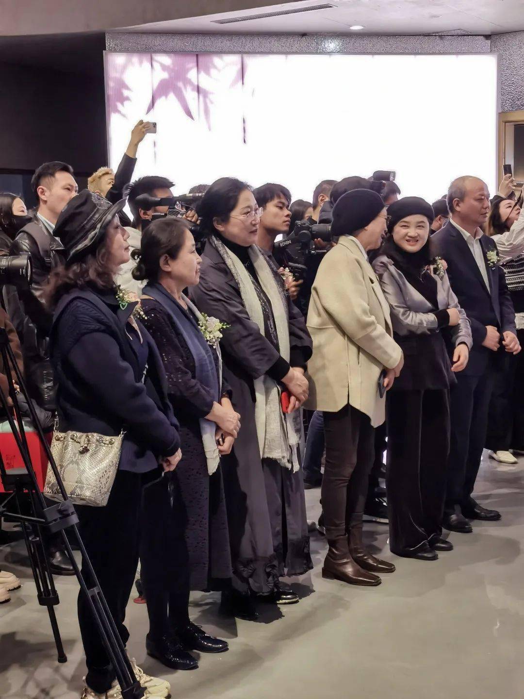 開幕現場,中國絲綢博物館館長季曉芬,浙江省文物局局長楊建武等分別