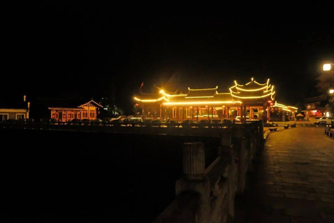 【特稿】贵州天柱:三门塘夜景璀璨夺目_侗寨_灯光_魅力