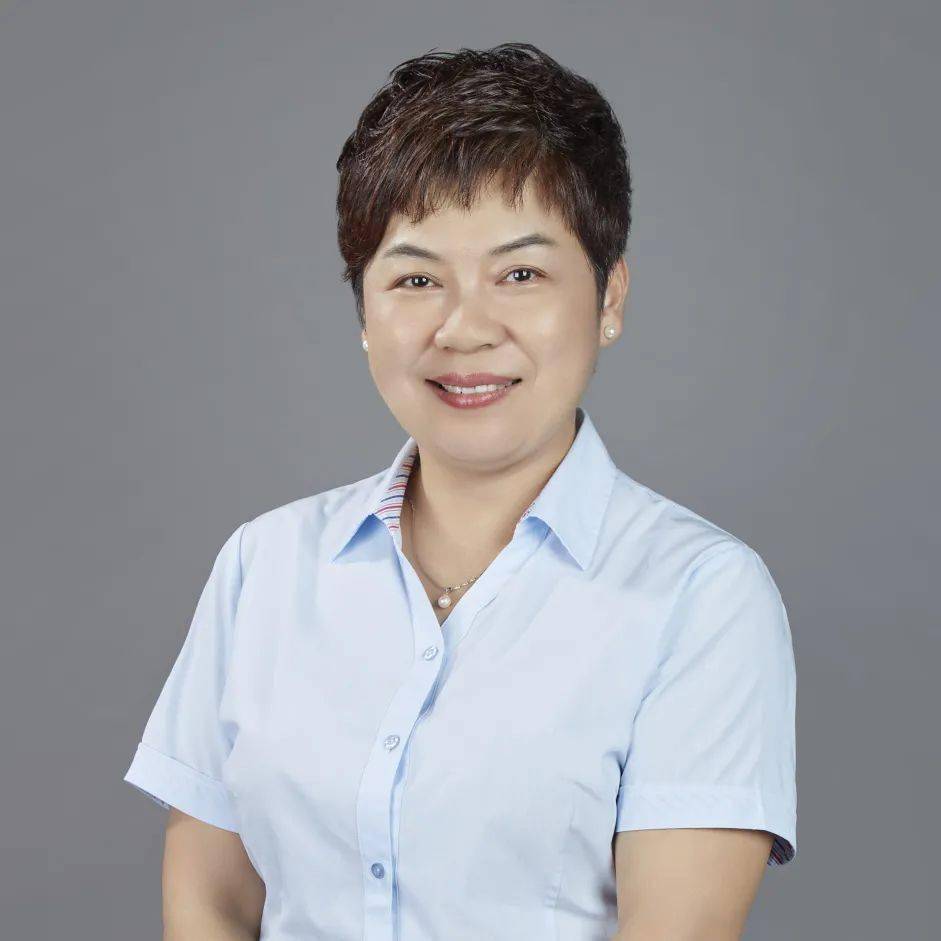 吴新华近日,广雅中学花都校区邀请广州市教育研究院吴新华副院长为