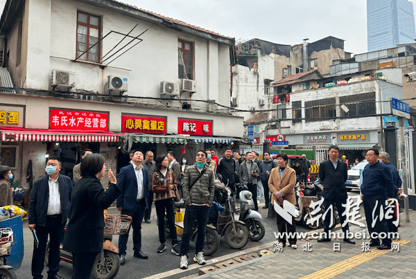 江岸区四唯街道人大代表积极建言,共谋山海关路美食街区品质提升