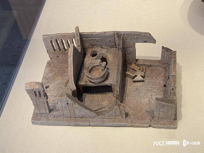 广州出土汉代建筑模型明器展展现汉代番禺PP电子 游戏繁华烟火气(图2)