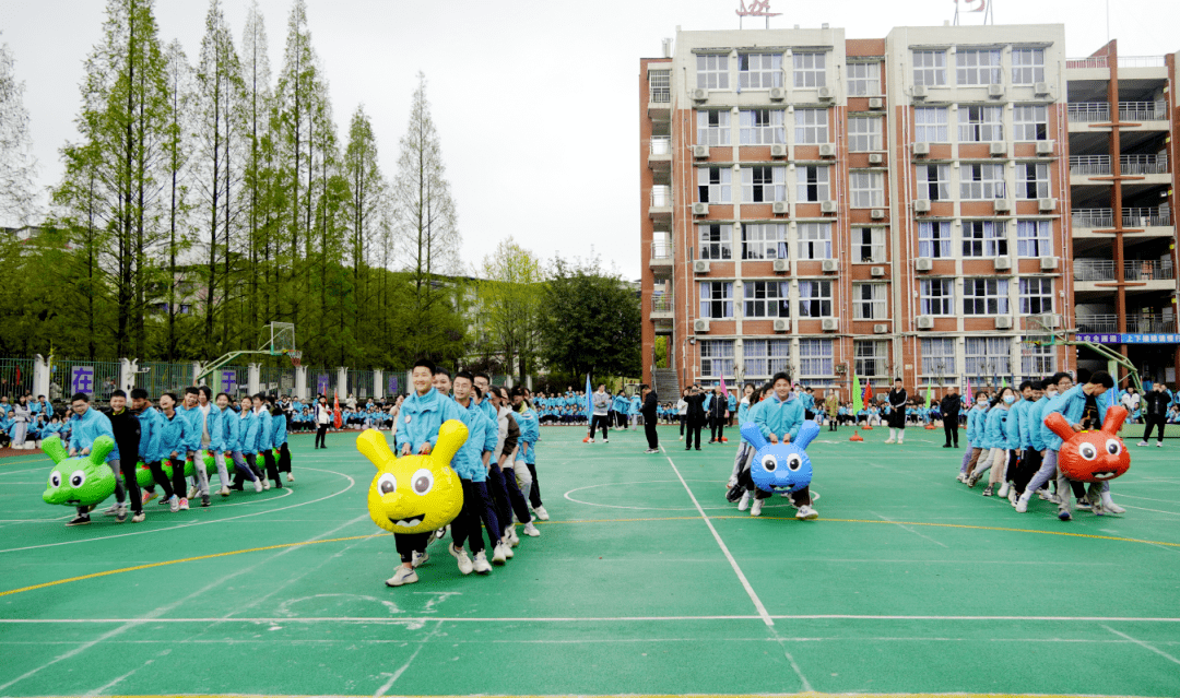 遂宁一中校服图片