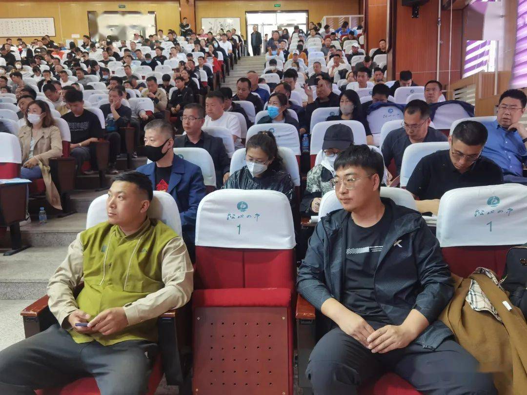 对于此次观摩,市教育局党组成员,市教育科学研究中心主任关耀忠提出了