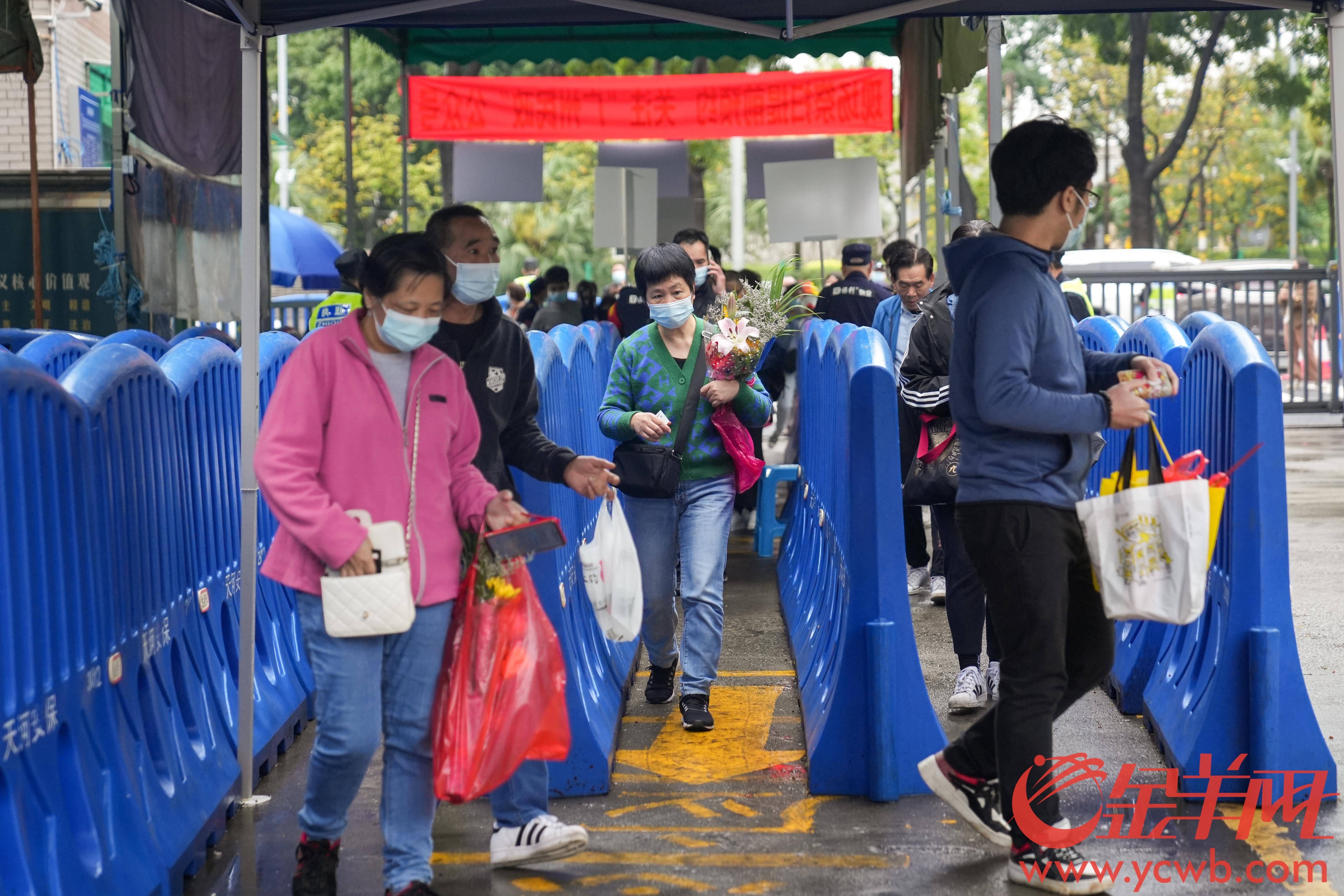 【视频】清明前的周六：广州3.59万人次错峰祭扫，市民承认“预约造”