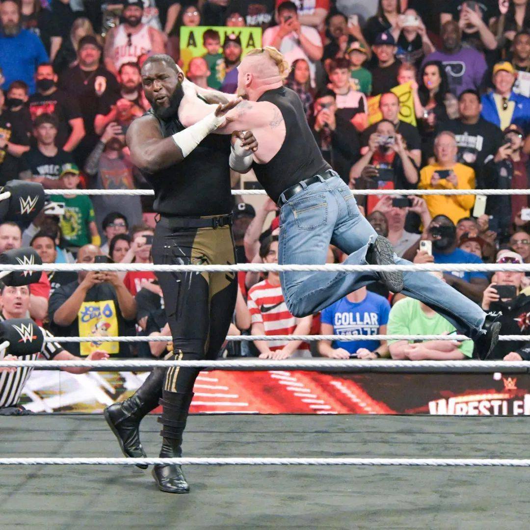 wwe对大布和奥莫斯在raw上的称重部分的最初计划是什么?