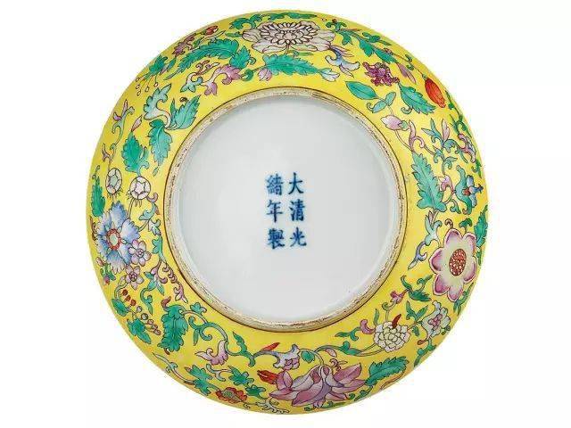清朝历代粉彩瓷器，演绎令人陶醉的彩瓷之美_装饰_绘画_图案
