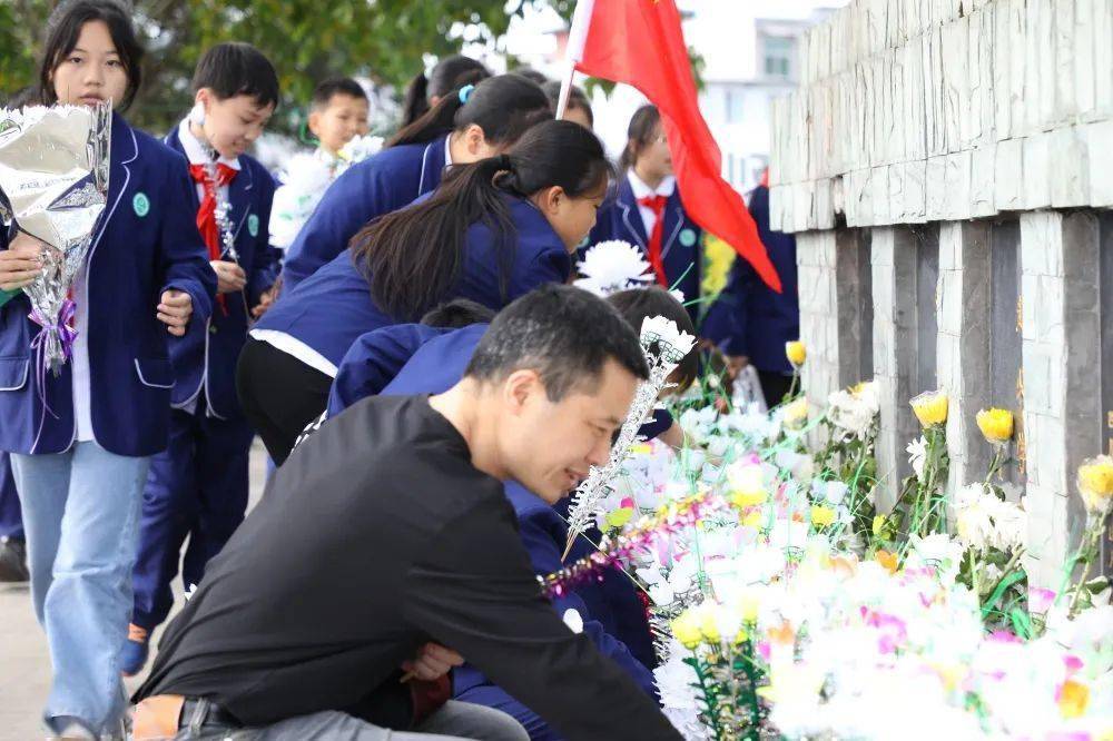 石壩,朝天咀社區工作人員,白沙中學,三口村中學,石壩街小學學生代表等