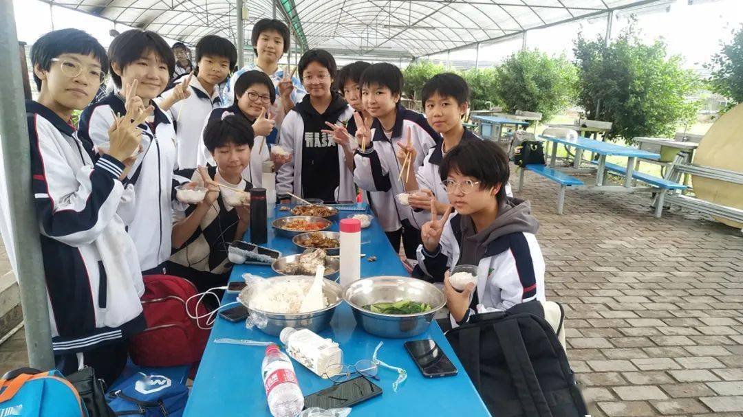 研学活动丨初一9班"悦活乐耕 欢乐植树"科学探索研学