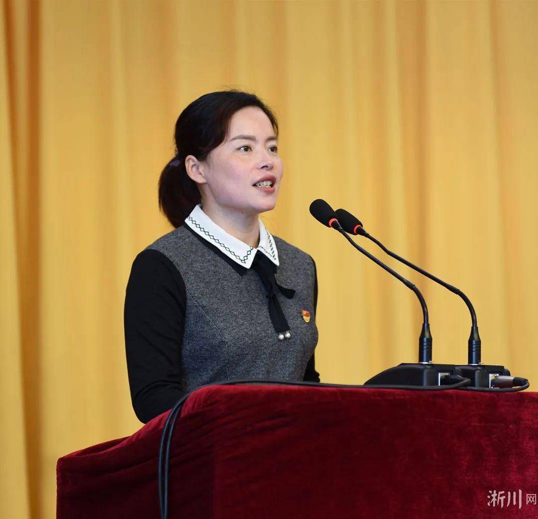 李小芳:用音乐点亮乡村孩子梦想_进行_南阳_工作