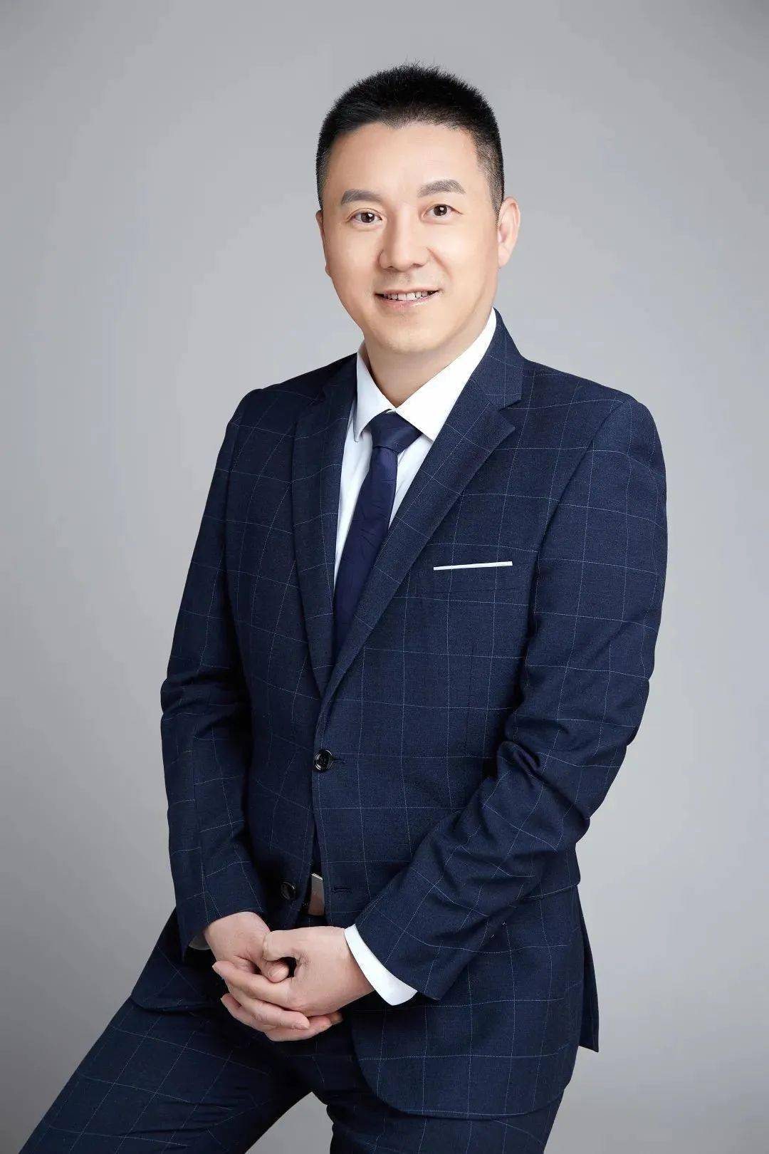 张嵩 来自搜狐网